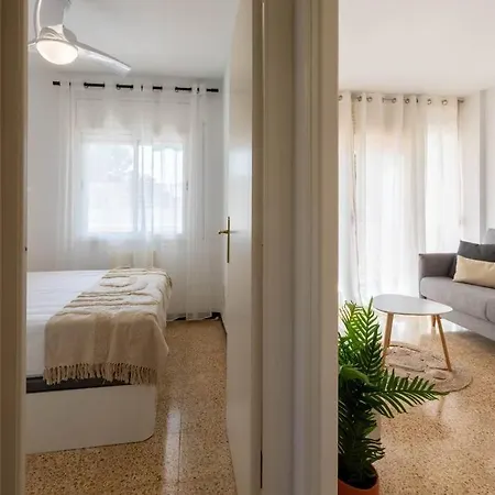 Just Oliver Holidays - Cye Vi Nude Cap Apartment Salou