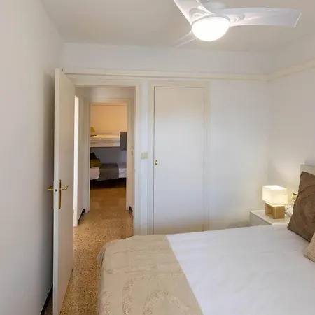 Just Oliver Holidays - Cye Vi Nude Cap Apartment *